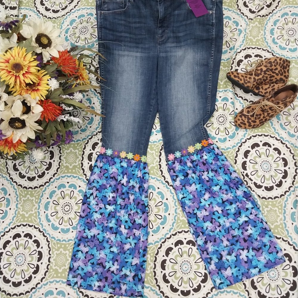 2627 Size 12 Whitehouse Black Market Stretch Upcycled Bell-Bottoms